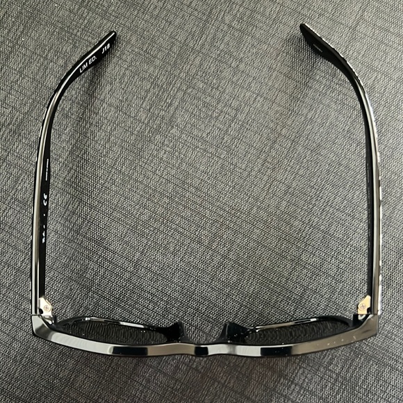 Kids Ray Ban Mickey Mouse Sunglasses - Picture 4 of 17